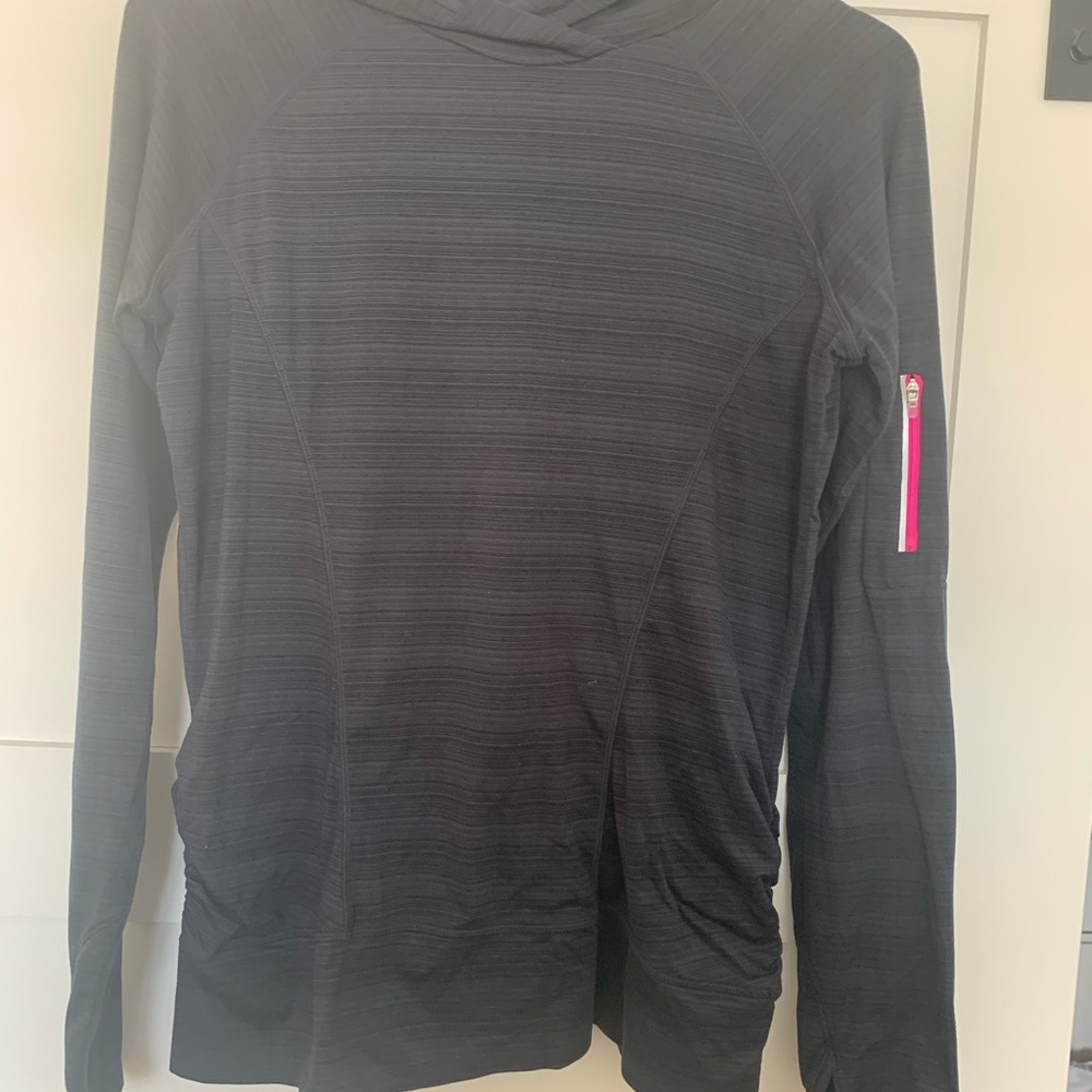 Excellent condition, mondette brand. Reflective sleeve pocket